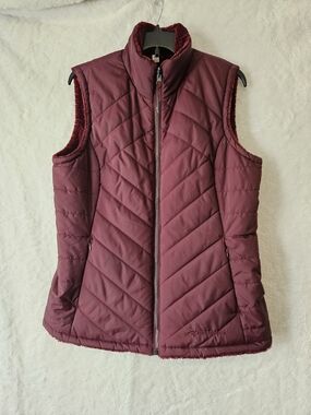 Free Country Quilted Sleeveless Vest in Wine